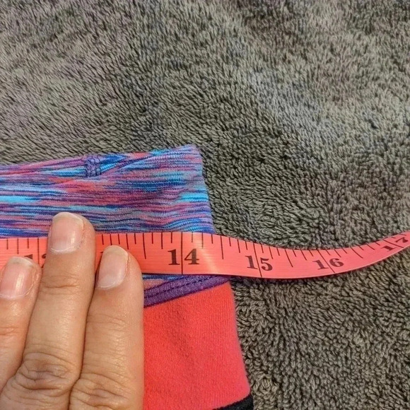 LULULEMON GROOVE CROP BLACK + PINK PURPLE SIZE 6 GYM YOGA PANTS REVERSIBLE - Picture 6 of 7